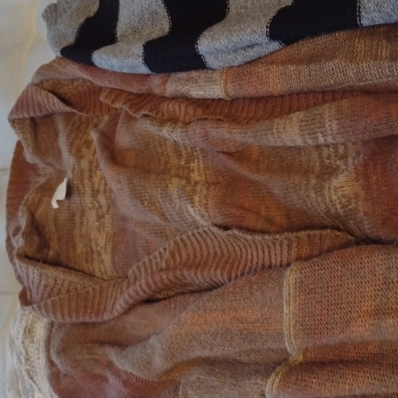 Maurices Sweaters Size L - Picture 2 of 7